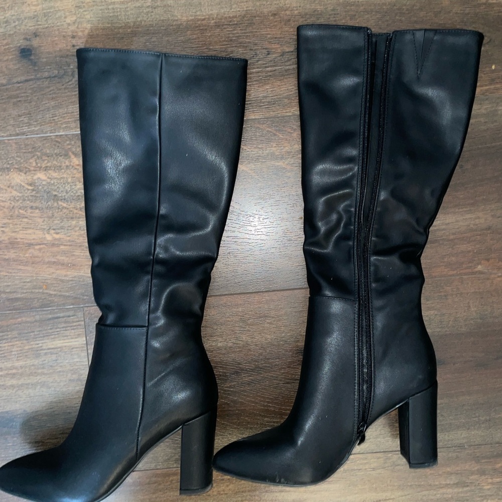Elegant Black Knee-High Women's Boots